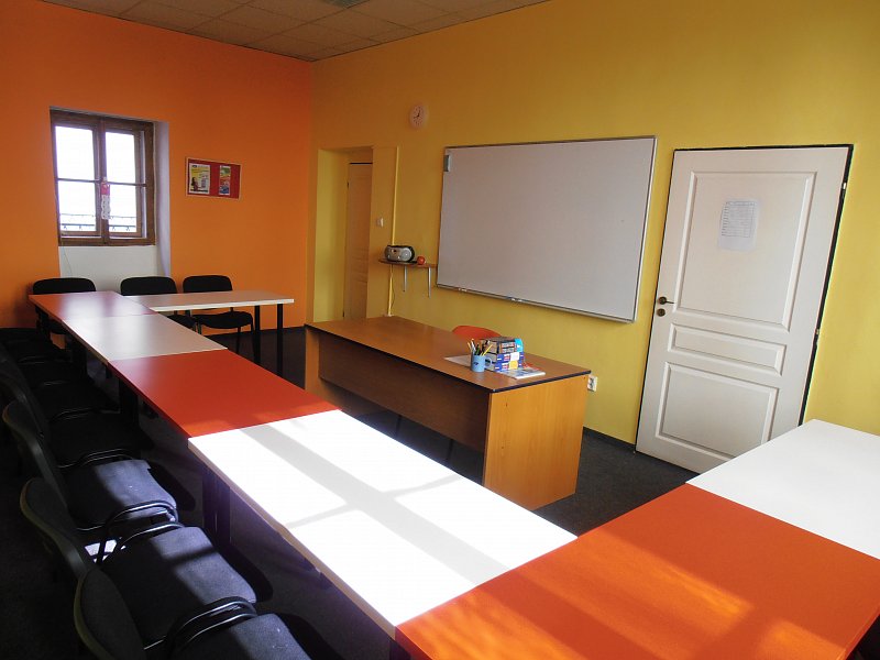 Jazyková škola Plzeň: Cizí jazyky – zábava, ne řehole