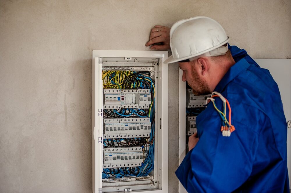 Sháníte dobrého elektrikáře? Už nemusíte!