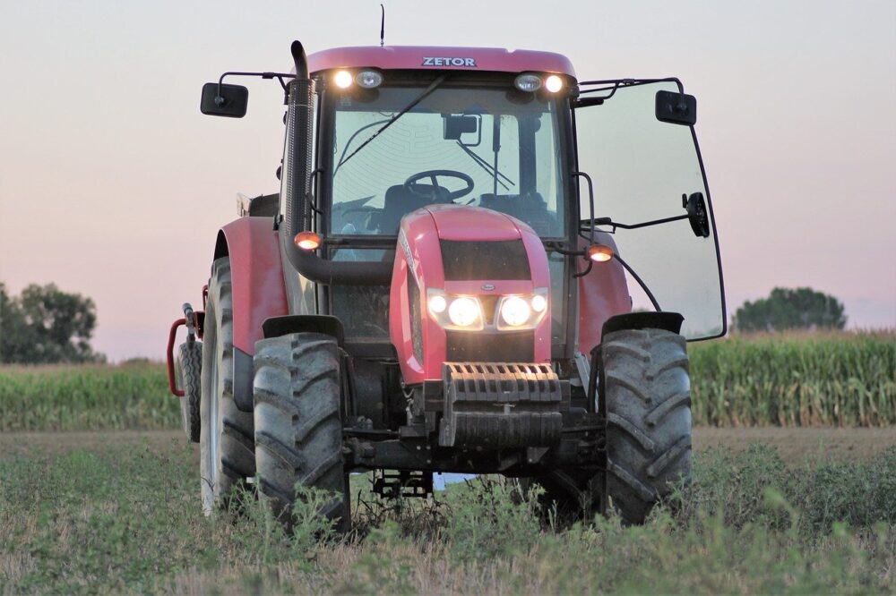 Porouchal se vám traktor? Náhradní díly Zetor seženete snadno